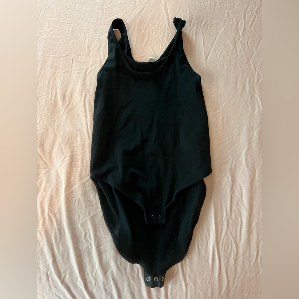 VS black tank bodysuit